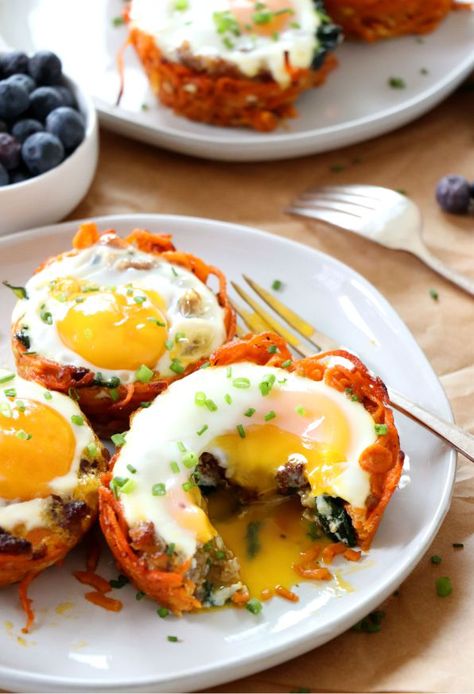 Sweet Potato Breakfast Nests Sweet Potato Eggs Breakfast, Eggs With Sweet Potato Breakfast, Eggs And Sweet Potato Breakfast Healthy, Birds Nest Breakfast, Sweet Potato Breakfast Recipes, Paleo Breakfast Sausage, Gut Food, Breakfast Sweet Potato Hash, Sweet Potato Hash Browns