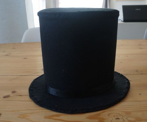 Making A Top Hat, Felt Top Hat Diy, Sir Topham Hat Costume, How To Make A Top Hat Out Of Cardboard, Dyi Top Hat, Diy Top Hat Tree Topper, Diy Top Hat Pattern, Top Hat Sewing Pattern, Christmas Top Hats Diy