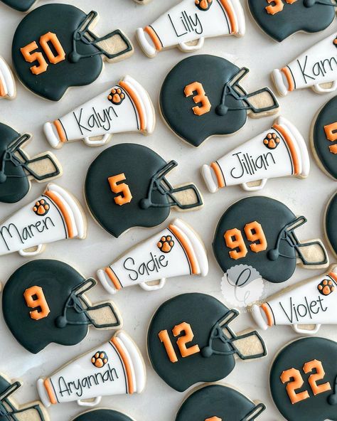 Happy Homecoming Week, Bearcats🏈🐾🧡 I love the excitement and energy of this season! Fall is here🍁🍂🧡 #cowtowncookieco #fortworthcookies… | Instagram Football Helmet Cookies, Golf Cookies, Dessert Inspiration, Football Cookies, Homecoming Week, My First Baby, Making Cookies, Golf Party, Golf Birthday