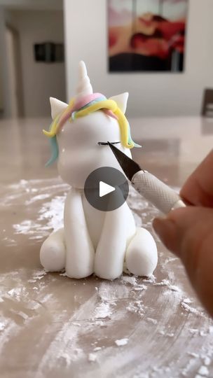 How To Make A Unicorn Cake, Fondant Unicorn Cake Toppers, Fondant Unicorn, Clay Characters, Unicorn Cake Topper, M Craft, Unicorn Face, Fondant Toppers, Unicorn Hair