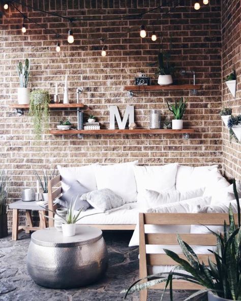 39 Ideas for Creating the Ultimate Outdoor Living Room Brick Wall Decor Ideas, Brick Wall Bedroom, Brick Wall Ideas, Diy Brick Wall, Brick Wall Living Room, Brick Wall Decor, Brick Living Room, Urban Industrial Decor, Tree Fence