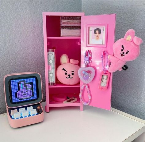 Mini Locker Aesthetic, Diy Mini Locker, Mini Locker, Cute Desk Organization, Army Crafts, Whatsapp Theme, Charm Bracelets For Girls, Army Room Decor, Photo Phone Case