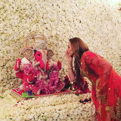 Red Ganpati Decoration, Red Ganpati Murti, Iulia Vantur, Arpita Khan, Jai Shri Ganesh, Daisy Shah, Arbaaz Khan, Ganesh Utsav, Your Calling