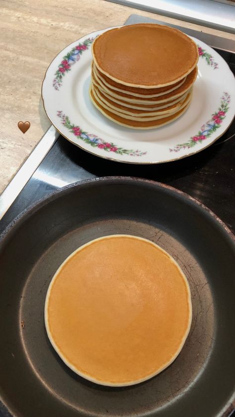 Pancakes Aesthetic, Perfect Pancakes, Healthy Food Dishes, Healthy Lifestyle Food, Food Platters, Food Snapchat, Food Obsession, Cafe Food, Pretty Food