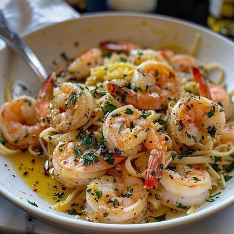 Shrimp Scampi Linguine, Garlicky Shrimp, Seafood Dish Recipes, Linguine Pasta, Shrimp Recipes For Dinner, Large Shrimp, Shrimp Recipes Easy, Shrimp Dishes, Shrimp Scampi