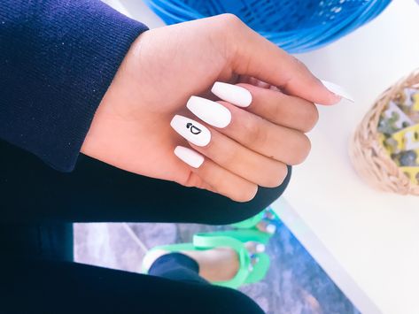 My bf initial on my nail🥰 Bf Initials On Nails, Nails With Bf Initials, Acrylic Nails With Bf Initials, Purple Acrylic Nails, Lilac Nails, Milky Nails, Red Acrylic Nails, Lavender Nails, Ombre Acrylic Nails