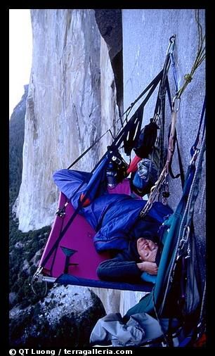 Picture/Photo: Waking up on the portaledge. El Capitan, Yosemite ... Cliff Camping, Camping Yosemite, Jimmy Chin, Yosemite Camping, Scary Photos, Haunting Photos, Living On The Edge, Canoeing, Camping Experience