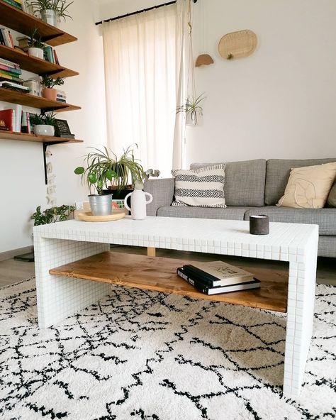 diy tile table with wooden shelf Diy Tile Table, Sofa Table Diy, Tile Shelf, Tile Table, Diy Apartment Decor, Diy Tile, Table Diy, Wooden Shelf, Wooden Shelves