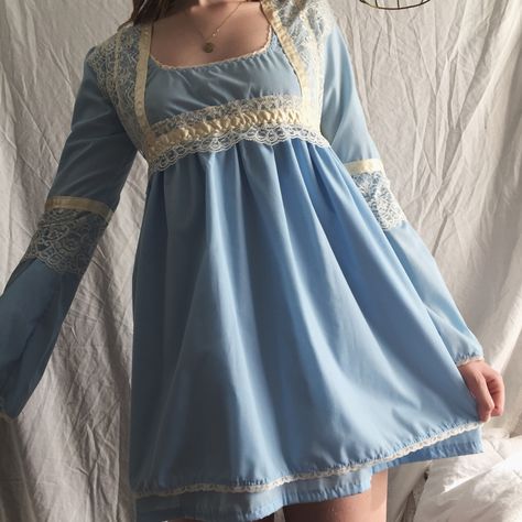 Lana Del Rey Dress, Sirens Fashion, Blue Lace Dress, 70s Outfits, Dress Handmade, Lace Blue Dress, Clothes Crafts, Looks Vintage, Blue Lace