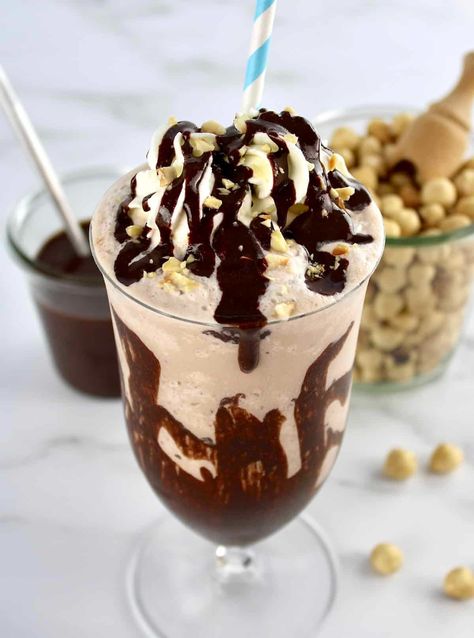 Sugar-Free Nutella Protein Shake - Keto Cooking Christian Nutella Lava Cake, Nutella Shake, Keto Protein Shakes, Sugar Free Nutella, Low Carb Protein Powder, Sugar Free Treats, Homemade Nutella, Creamy Recipes, Low Carb Protein