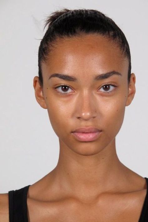 Skin goals Bare Face Girl, Model Face Reference, Model Face Woman, Female Model Face, Anais Mali, Estilo Rory Gilmore, Model Headshots, Makeup Tip, Face Drawing Reference