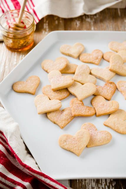 When I think of honey cookies, I typically envision soft and spiced cookies. These honey cut-out cookies have the texture of crisp sugar cookies but offer a satisfying honey taste. They hold their sha Cupcake Project, Cut Out Cookie Recipe, Honey Cookies, Baking With Honey, Baked Treats, Market Stall, Spice Cookies, Honey Recipes, Cut Out Cookies