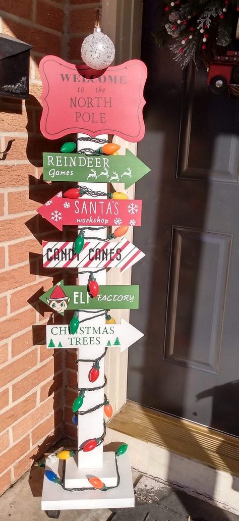 Christmas Boat Decorations Ideas, Christmas Directional Signs, Giant Christmas Decorations, Christmas Decorations Apartment, Christmas Tree Inspo, Christmas Signs Diy, Wooden Christmas Crafts, Christmas Tree Decorating Themes, Christmas Decorations For Kids