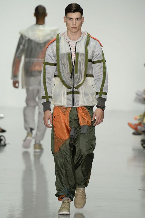 Christopher Raeburn, SS15 #LCM Parachute Jumping, Aviation Fashion, Christopher Raeburn, Catwalk Fashion, Active Outfits, Sports Luxe, Fashion Project, Military Men, Boys Jacket