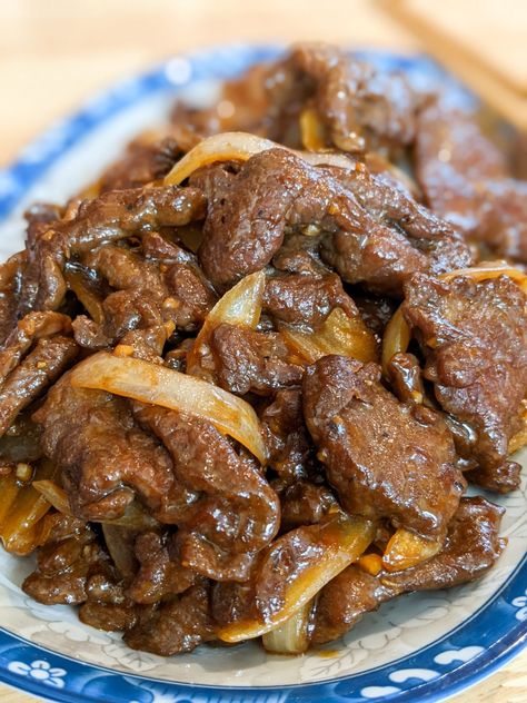 Beef With Onions, Easy Filipino Recipes, Chinese Recipe, Creole Recipes, Buffet Food, Chinese Cooking, Lunch Menu, Pork Dishes, Batch Cooking