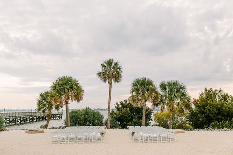 beachside ceremony // Charleston Harbor Resort wedding in Mt. Pleasant, South Carolina // Photography by lindseyamiller.com Virginia Beach Wedding Venues, South Carolina Beach Wedding, Aulani Wedding, Charleston Sc Beaches, Wedding Magazine Cover, Wedding Charleston Sc, Marina Wedding, Charleston Wedding Venues, Virginia Beach Wedding