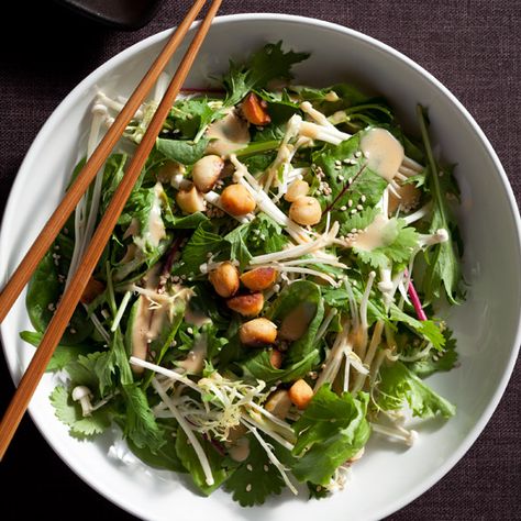 Mixed Asian Salad with Macadamia Nuts | Food & Wine goes way beyond mere eating and drinking. We're on a mission to find the most exciting places, new experiences, emerging trends and sensations. Macadamia Nut Recipes, Green Salads, Best Salad, Salad Mixed Greens, Asian Salad, Best Salad Recipes, Watermelon Salad, Bobby Flay, Stuffed Avocado Healthy