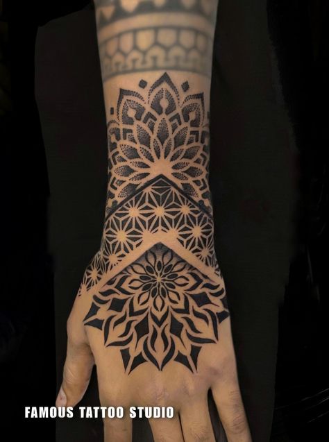 Wrist Mandala Tattoo Men, Mandala Tattoo On Hand For Men, Mandala Tattoo On Hand, Hand Tattoos Mandala, Hand Tattoo Designs Men, Geometric Hand Tattoo, Mandala Tattoo Hand, Hand Mandala Tattoo, Mandala Art Tattoo