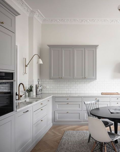 Light Grey Kitchen, Light Grey Kitchens, Kitchen Lighting Design, Grey Kitchen Designs, Coco Lapine Design, Vintage Dining Table, Design Blogs, Grey Kitchen Cabinets, Kitchen Lighting Fixtures