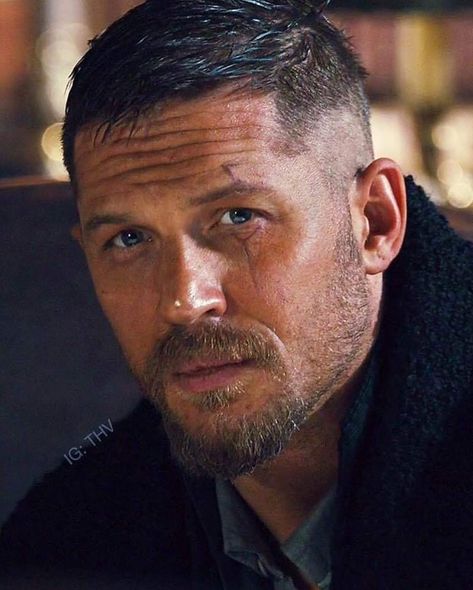 Tom Hardy Haircut Short, Men’s Thick Haircut, Tom Hardy Taboo Haircut, Tom Hardy Hair, Beard Cut Style, Paw Template, توم هاردي, Tom Hardy Haircut, Tom Hardy Variations