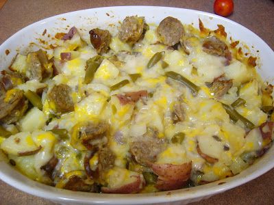 Bringing Home the Brakebush: Cheesy Brat Casserole Cheesy Brat Casserole, Brat Recipes Casseroles, Brat Casserole Recipes, Brat Dinner Ideas Bratwurst Recipes, Braut Recipes Dinners, Brat Recipes Easy Meals, Brat Casserole, Best Beef Stroganoff, Brats Recipes