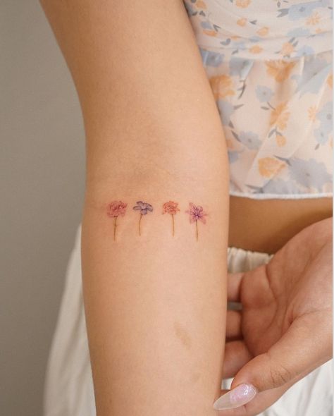 Dainty Colored Tattoos, Fine Line Colored Tattoo, Coloured Line Tattoo, Colour Fine Line Tattoo, Fine Line Flower Tattoo Color, Flower Tattoos Colour, Fineline Color Tattoo, Fine Line Colour Tattoo, Fine Point Tattoo