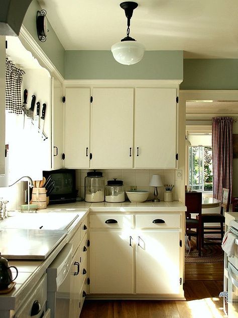 I Can't Afford 150k for a Kitchen Renovation | Now What? - laurel home Cookie Sheets, Happy Kitchen, Kitchen Remodel Before And After, Kitchen Cabinet Colors, Cozy Kitchen, Old Kitchen, Kitchen Redo, Trendy Kitchen, Kitchen Cabinet Design