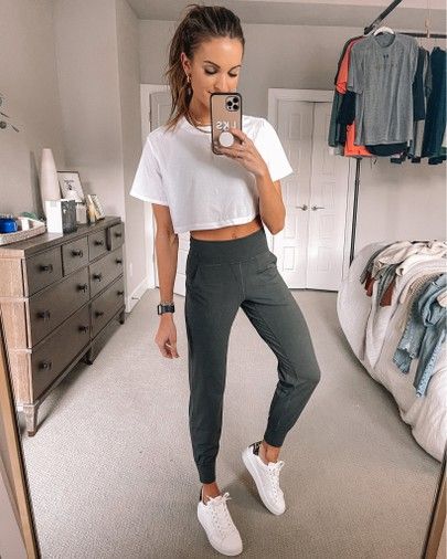 Align Jogger Lululemon Outfit, Legging Joggers Outfit, Athletic Looks For Women, Joggers Workout Outfit, Workout Joggers Outfit, Athletic Joggers Outfit Women, Lululemon Align Joggers Outfit, Align Jogger Outfit, Align Outfit