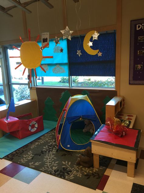 Day and Night Dramatic Play Day And Night Classroom Theme, Day And Night Dramatic Play, Day And Night Activities For Toddlers, Day And Night Activities Preschool, Planets Activities, February Lessons, Toddler Play Area, Night Activities, Night Theme