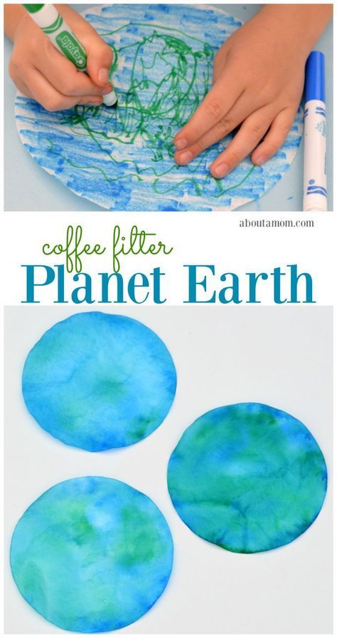 This coffee filter planet Earth craft is a great Earth Day craft for kids. Earth Day Craft, Earth Week, Earth Craft, Earth Day Projects, Inexpensive Crafts, Earth Day Crafts, Space Activities, Earth Day Activities, Daycare Crafts