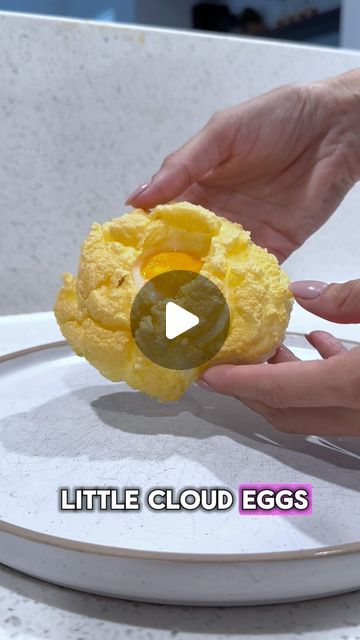 Cloud Eggs Video, Cloud Eggs, Keto Carnivore, Egg Food, Recipes Keto, Easy Recipe, Egg, Easy Meals, Flash