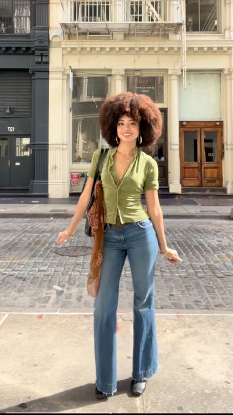 Brunch Outfit With Braids, Cute 80 Degree Weather Outfits, Earth Sign Aesthetic Outfit, Playful Casual Outfit, Lime Outfit Color Combinations, Outfits Mid 20s, Afro Fashion Outfits, Lisa Bonet Outfits, 70s Soul Train Fashion