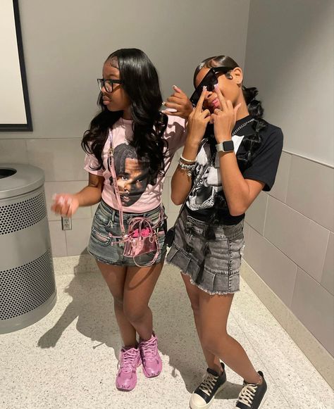 Matching School Outfits Best Friend, Best Friend Clothes Matching Outfits, Matching Outfits Best Friend Aesthetic, Outfits For School Black Women, Bsf Matching Outfits, Best Friends Matching Outfits, Matching Birthday Outfits, Outfits For School Baddie, Matching Bestie Outfits