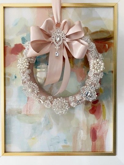 Brooch Wreath Diy, Christmas Ribbon Wreath Diy, Jeweled Wreath, Brooch Wreath, Dyi Christmas Ornaments, Jewelry Wreath, Christmas Ribbon Wreath, Rhinestone Wreath, Ribbon Wreath Diy