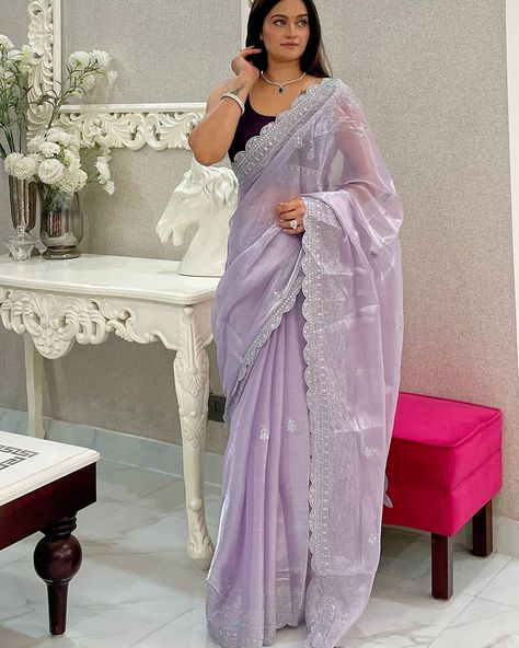 Light Purple Saree, Traditional Kurti, Craft Embroidery, Navratri Chaniya Choli, Purple Saree, Elegant Embroidery, Saree Trends, Zari Work, Ethnic Dress