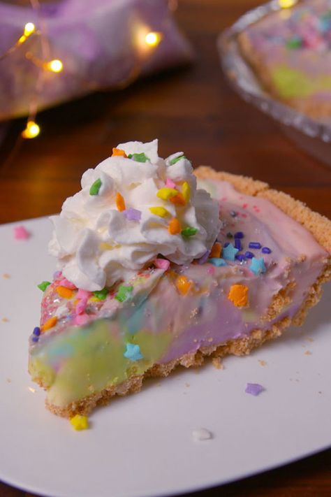 Image via YouTube Unicorn Cheesecake, Unicorn Party Ideas, Food Receipt, Impressive Recipes, Unicorn Foods, Skirt Steak, April 21, Savoury Cake, Unicorn Party