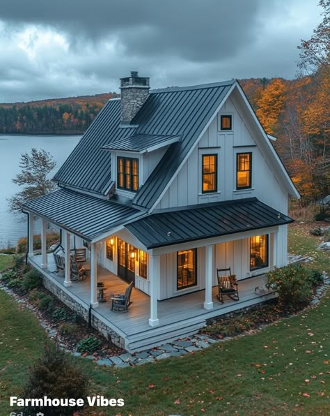 Building Home Aesthetic, Small House In The Country, Mountain Dream Homes, Barn Homes Floor Plans, Fall Cottage, Colonial Farmhouse, Barn Style House Plans, Dream Life House, American Houses