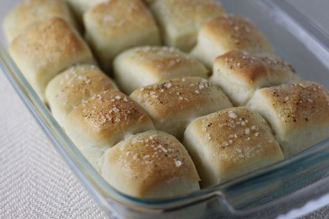 High Altitude Bread Recipe, Breadsticks Easy, Quick Rolls, Homemade Yeast Rolls, Yeast Rolls Recipe, Caramel Rolls, High Altitude Baking, Bread Maker Recipes, Yeast Rolls