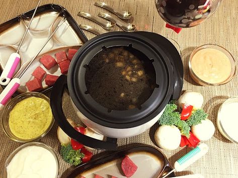 Beef Fondue, Broth Fondue Recipes, Fondue Recipes Meat, Easy Fondue, Recipe Beef, Fondue Recipes, Onion Sauce, Broth Recipes, Braised Beef