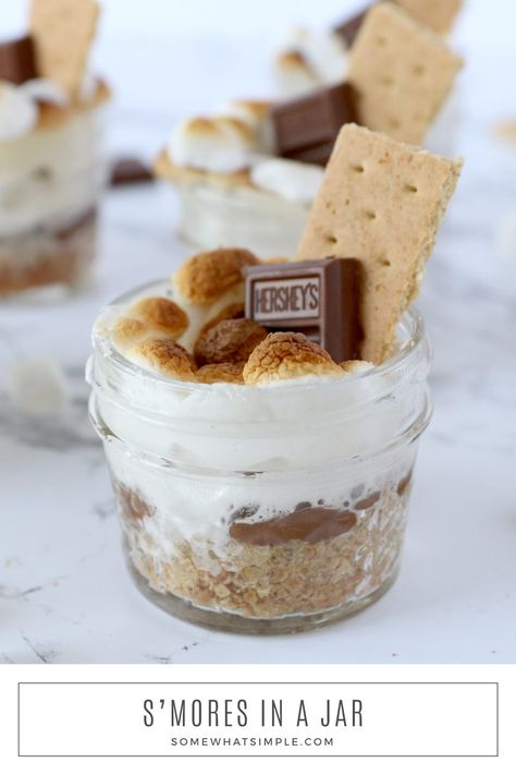 Mason Jar Snack Ideas, S’more Mix Recipe, S'mores In A Jar, S’mores In A Jar, S’mores In A Cup, S’mores Mini Cups, Mason Jar Snacks, How To Make S’mores Inside, S’more Variations