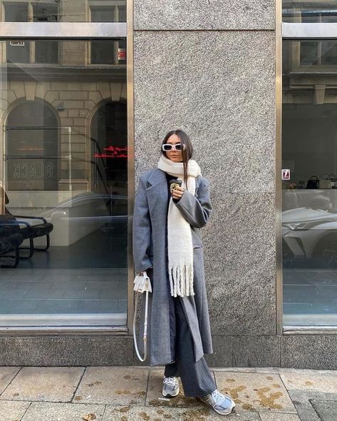 STORETS on Instagram: “Muffler season 🤍 @shanvictoriak in @storets Londyn oversized long coat & Miracle fuzzy scarf 💫…” Grey Coat Outfit Winter, Oversized Coat Outfit, Smart Streetwear, Grey Coat Outfit, Oversized Long Coat, Doctor Life, Scarf Outfit Winter, Long Coat Outfit, Long Grey Coat