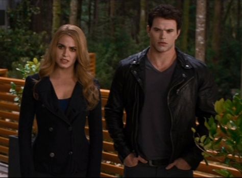 Emmett And Rosalie, Rosalie And Emmett, Emmet Cullen, Remi Malek, Rosalie Cullen, Twilight Images, Emmett Cullen, Twilight Dr, Twilight Outfits