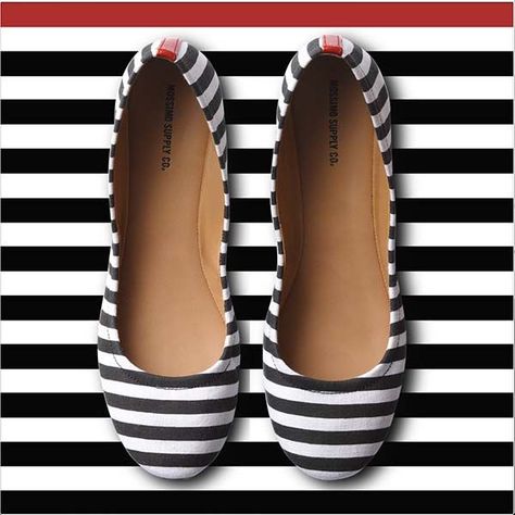 Striped Flats, Crazy Shoes, Shoe Obsession, Ballet Flat, Ballerinas, Cute Shoes, Look Fashion, Passion For Fashion, Me Too Shoes