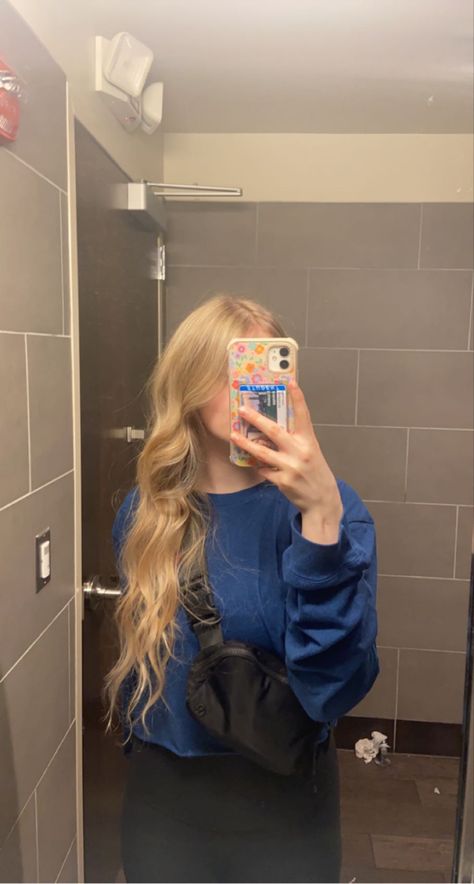 light golden blonde Blondes Mirror Selfie, Blonde Hair Selfie Mirror, Selfie Blonde Mirror, Mirror Selfie Blonde Hair, Mirror Selfie Blonde, Light Golden Blonde, Hair Mirror, Socks Aesthetic, London Lifestyle