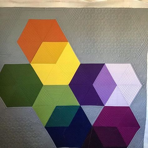 So excited to finally quilt one of my own quilts! This one is from the transparency class I took with @abqmqg and @modernquiltstudio I… Transparency Quilt Pattern, Gradient Quilts, Transparency Quilts, Freemotion Quilting, Sew Simple, Color Gradient, Longarm Quilting, Quilt Ideas, Quilt Inspiration