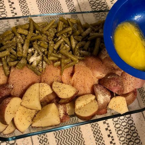 Green Bean Casarole, Chicken Green Beans And Potatoes, Chicken Green Beans Potatoes, Beans And Potatoes Recipe, Oven Green Beans, Dinner Italian, Beans And Potatoes, Chicken Potato Bake, Beans In Crockpot