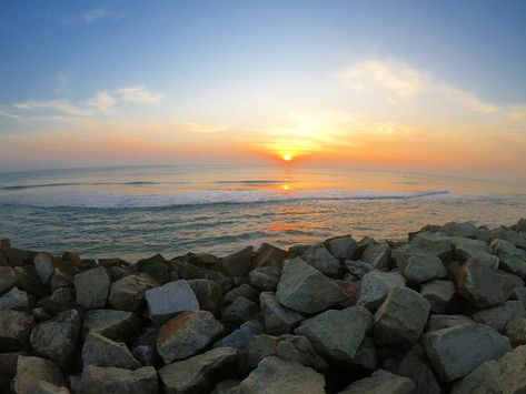 Do watch our travel videos from the link to our website/youtube channel in bio www.thetraveltechies.com  The beautiful sunset ❤️ Kappil Beach, Varkala!  #varkala #kappil #kappilbeach #varkalakappil #beach #canonm50 #photography #instagram #instagood #photooftheday #traveltechies #thetraveltechies #travel #techies #followme #malayalamvlog #amalavishakh #trivandrum #thiruvananthapuram #kerala #india #wanderlust #travelblogger #travelgram #traveltheworld #trip #travelbloggers #malayalam #gopro  #go Kappil Beach, Thiruvananthapuram, Kerala India, Photography Instagram, Travel Videos, Beautiful Sunset, Us Travel, Gopro, Kerala