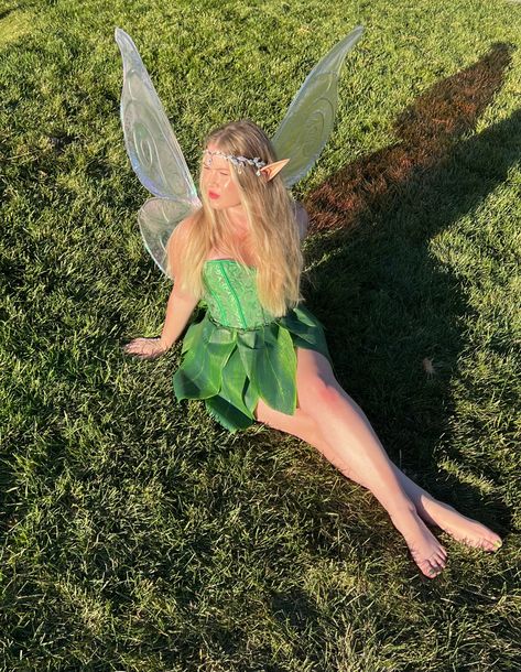 Fairy Costume Womens, Diy Tinkerbell Costume, Tinkerbell Halloween, Tinkerbell Halloween Costume, Coraline Halloween Costume, Tinkerbell Cosplay, Tinkerbell Outfit, Halloween Costumes Brunette, Fairy Costume Diy