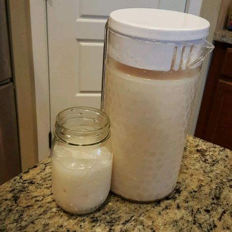 Quick Horchata Recipe, Easy Horchata, Easy Horchata Recipe, Cinnamon Rice, Horchata Recipe, Gluten Free Drinks, Mexican Drinks, Rice Milk, Delicious Drinks