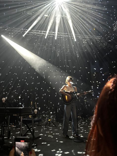 gracie abrams during soundcheck - the good riddance tour Gracie Abrams Secret Of Us Tour, Gracie Abrams Tour Aesthetic, Soundcheck Aesthetic, Gracie Abrams Good Riddance Tour, Gracie Abrams Concert Aesthetic, Good Riddance Aesthetic, Good Riddance Gracie Abrams, Gracie Abrams Tour, Gracie Concert